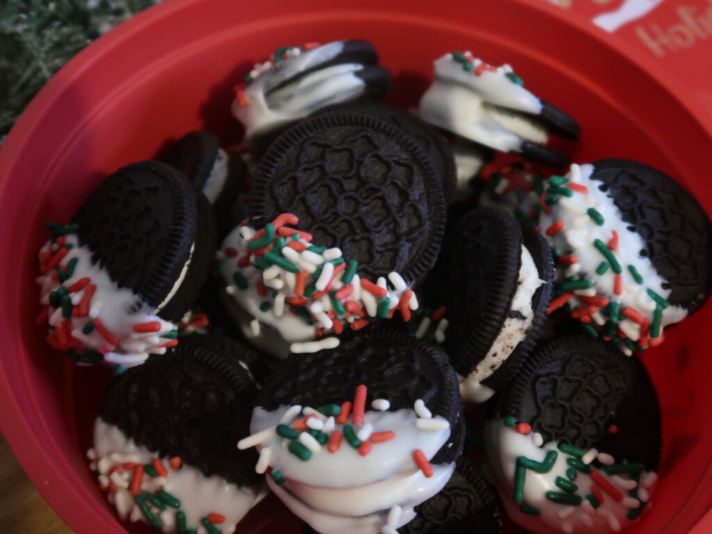 oreo dipped christmas cookies