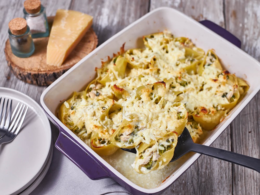 chicken broccoli alfredo stuffed shells