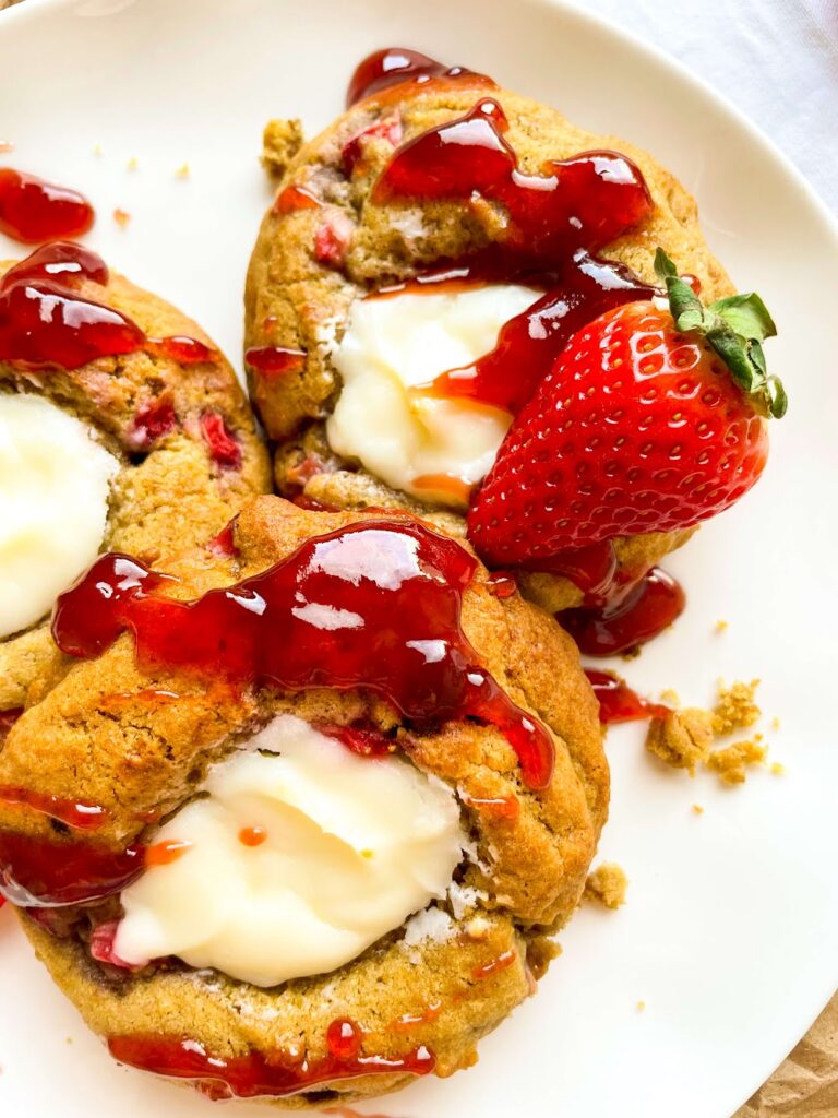 strawberry cheesecake cookies
